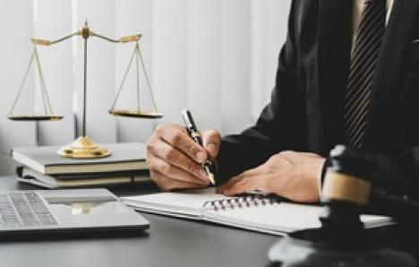 luật sư tư vấn pháp lý quản lý