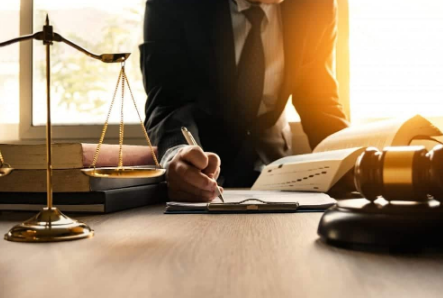 luật sư tư vấn pháp lý giải trí