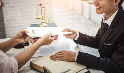 Luật sư giải quyết tranh chấp bảo hiểm xây dựng