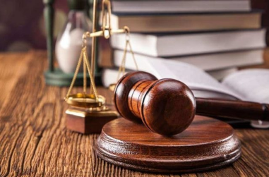 Kiện đòi nợ cá nhân thuê luật sư