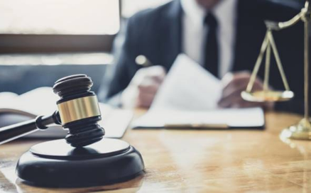 Luật sư hỗ trợ tranh chấp thương mại nhanh chóng