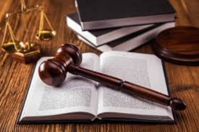 Kiện đòi lương thưởng