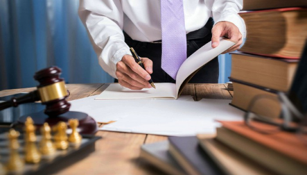 Luật sư giải quyết tranh chấp thương mại giỏi