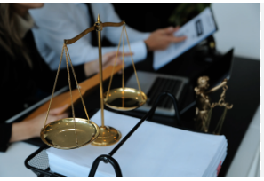 Bào chữa vụ án giết người thuê luật sư